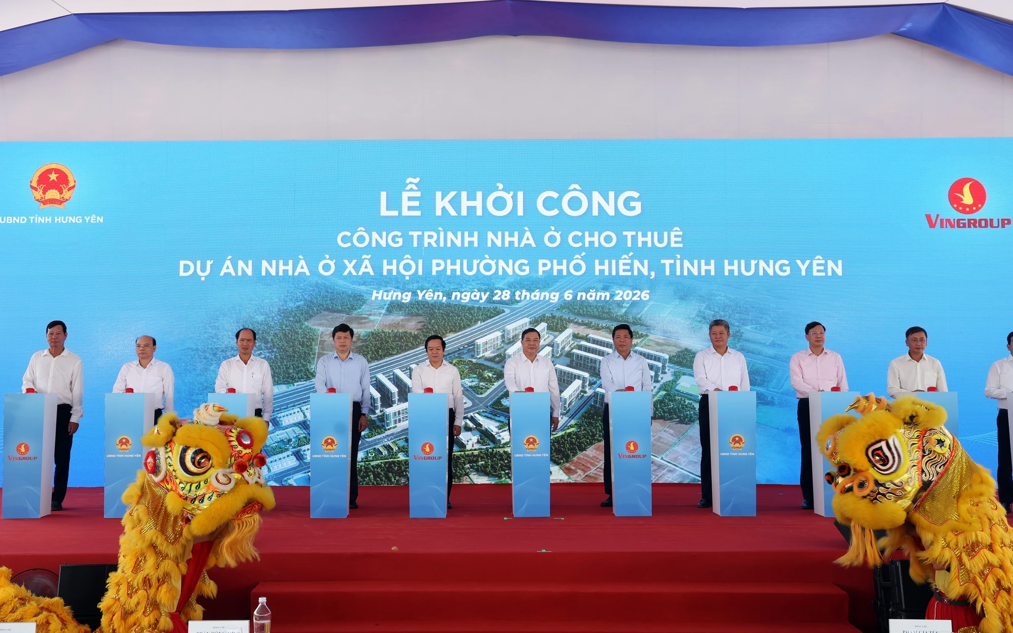 Các đại biểu bấm nút khởi công nhà ở xã hội Phố Hiến Hưng Yên