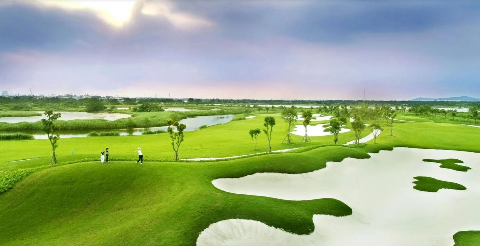Phối cảnh tiện ích sân golf 18 hố thuộc dự án Vinhomes Green Paradise Cần Giờ